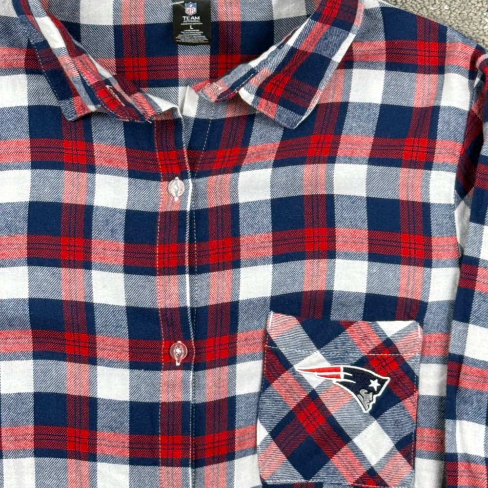 NFL Team Apparel Sleep Shirt Womens L Blue Red Plaid Patriots Logo Gameday